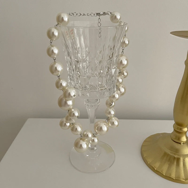 Charming Pearl Necklace - Image 3