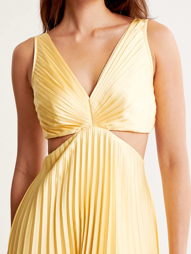 Sarai™ | Trendy V-Neck Solid Color Maxi Dress - Image 5