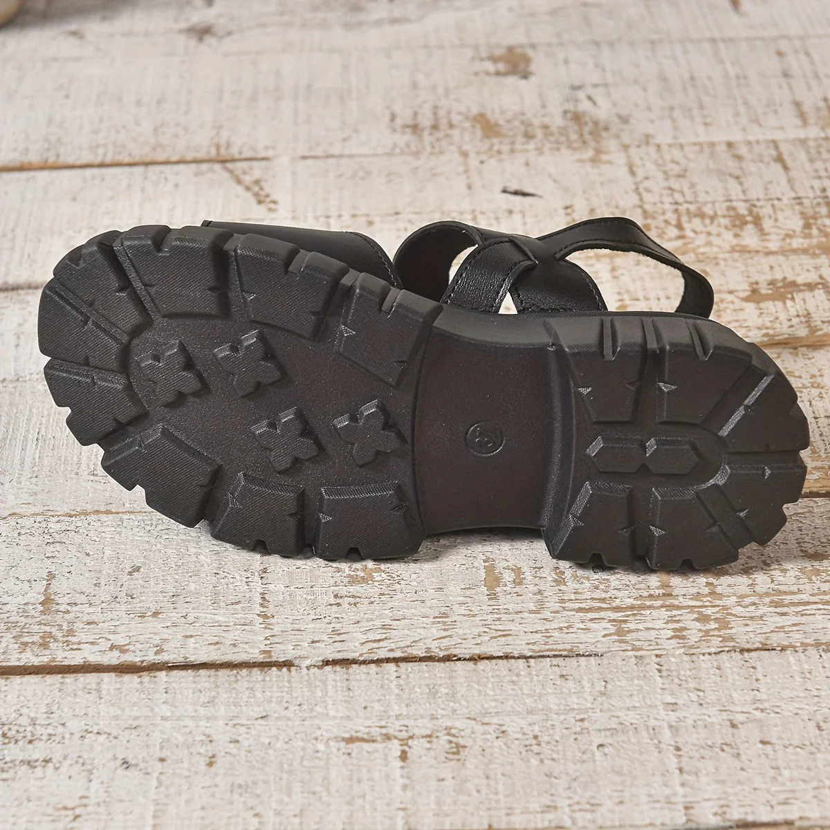 Vivara | Modern Edge, Effortless Comfort - Image 5